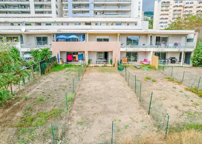Cosy Et Spacieux Avec Jardin Et Parking * Bastia (Corsica)