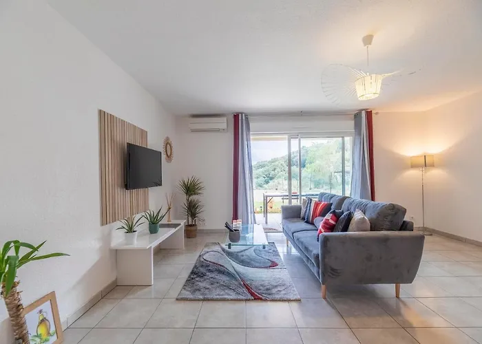 Cosy Et Spacieux Avec Jardin Et Parking Appartement Bastia (Corsica)